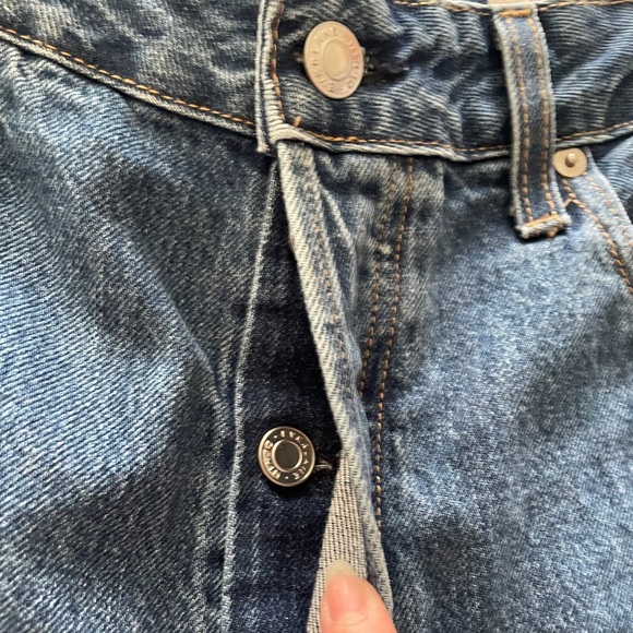 Everlane The Curvy ‘90s Cheeky Straight Jean in Northridge Blue - Picture 9 of 13